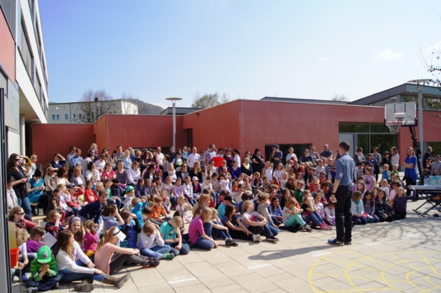 tl_files/dualingo_neu/News 2014 2015/Fruehlingsfest_1.jpg